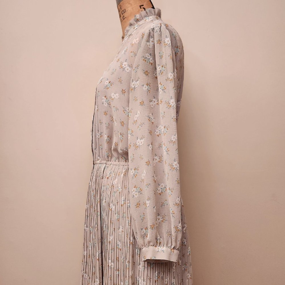 Uniqlo Pleated Chiffon Dress - Picture 7 of 14